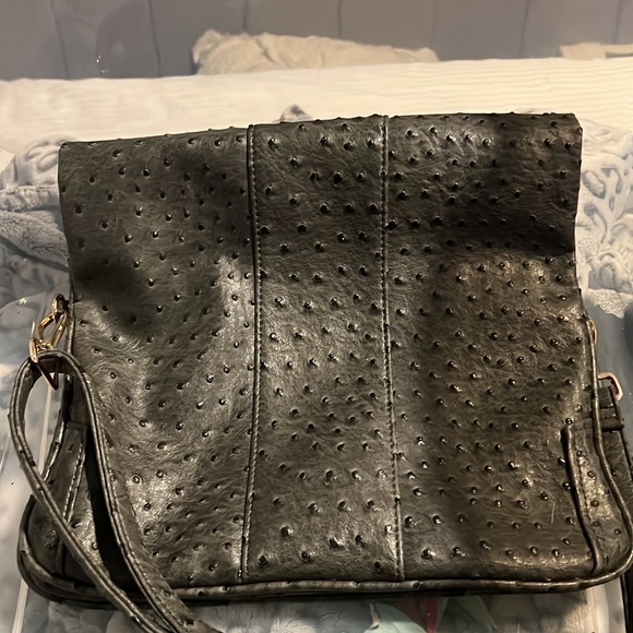 Gorgeous Cri de Coeur  (vegan) ostrich bag - Picture 3 of 3